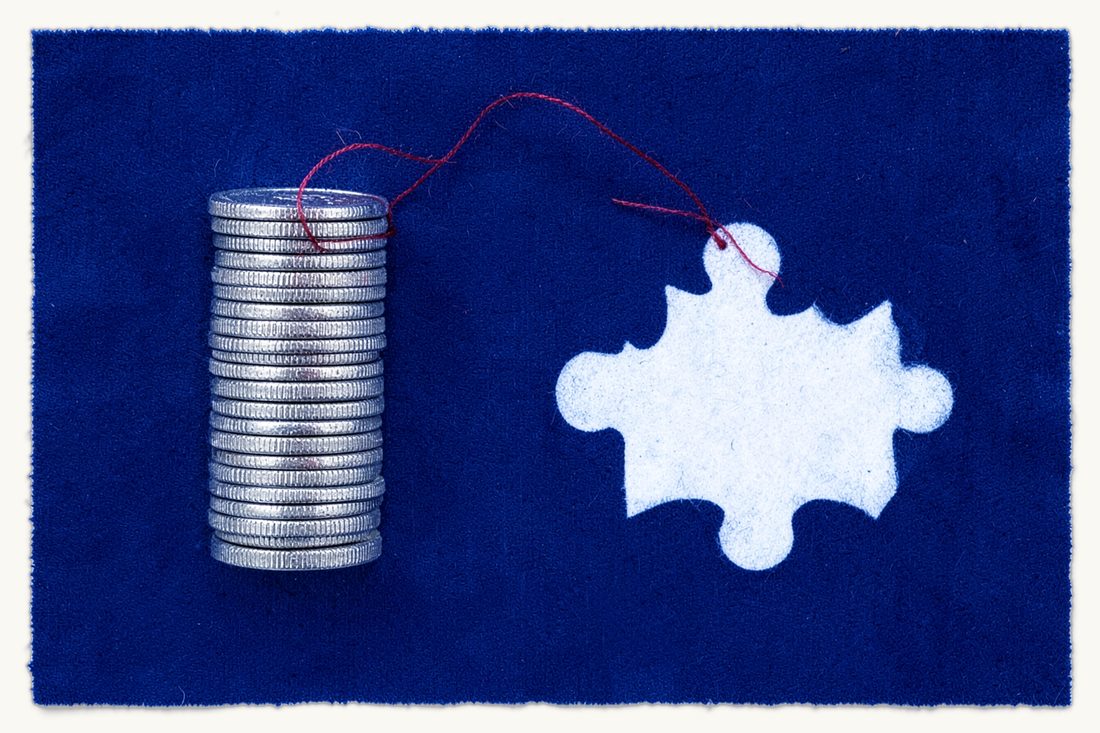 Convertible notes in Turkey: a tall edge-on stack of coins on the left, a red thread arcing from it to two large interlocking jigsaw puzzle pieces, cyanotype print