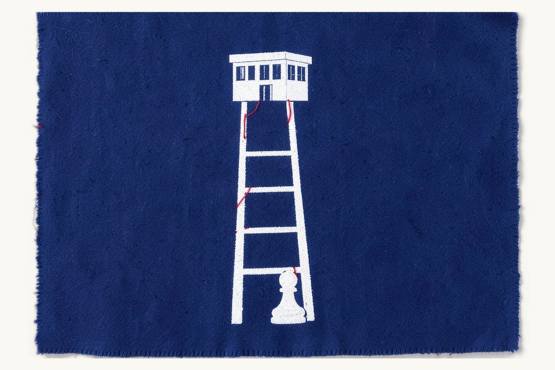 Enforcing foreign judgments in Türkiye, practical steps: a tall ladder climbed by a red thread from a small chess pawn at its foot to an office block at its top, cyanotype print