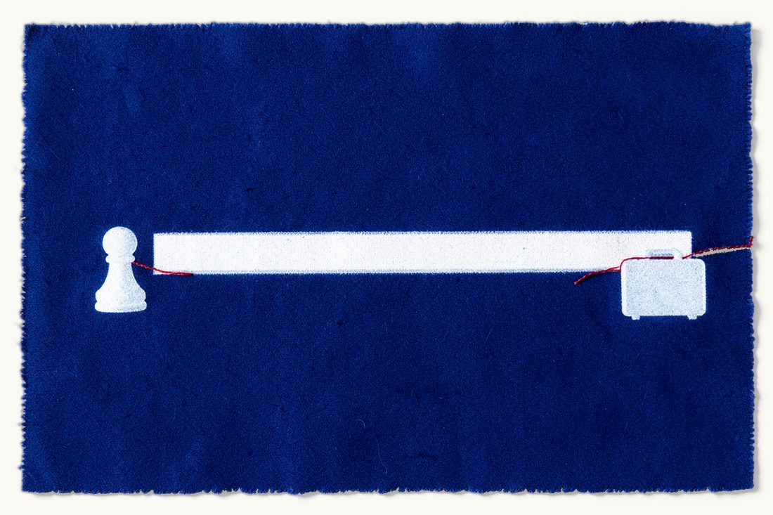 When a payment for an illegal purpose cannot be recovered: a lowered barrier between a pawn and a suitcase, the red thread stopping dead against it, cyanotype print