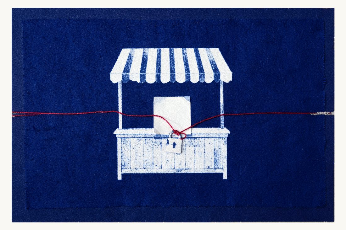 Penalty clauses between businesses on equal footing: a striped market stall with a blank folded sheet bound to its counter by red thread and locked with a padlock, cyanotype print