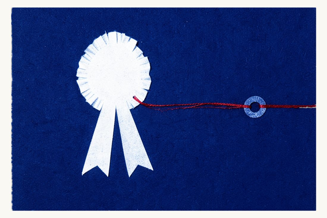 Public policy for foreign arbitral awards: a large blank award rosette whose red ribbon thread runs over a small arched bridge and closes into a tight ring, cyanotype print