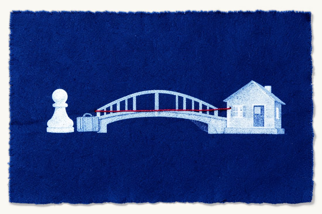 Transferring a Turkish prison sentence to serve it at home: an arched bridge with a chess pawn and suitcase at one end, a house at the other, a red thread along the deck, cyanotype print