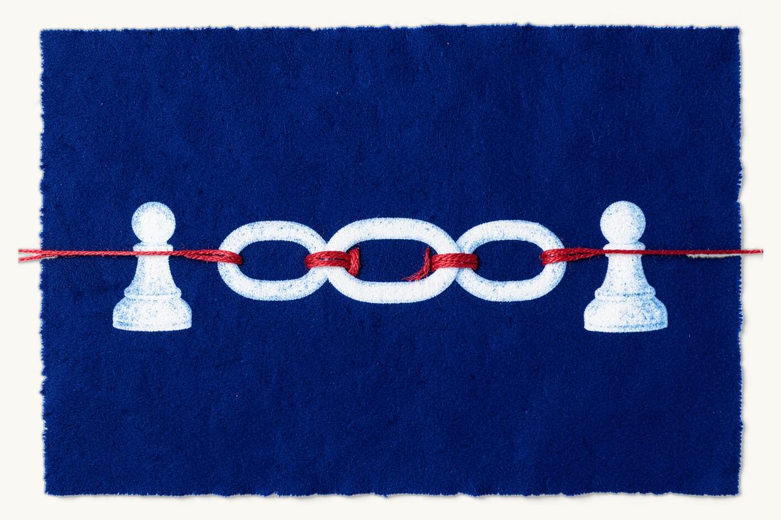 Commercial contract law in Türkiye: a heavy chain binding two chess pawns, a red thread wound round its middle link, cyanotype print