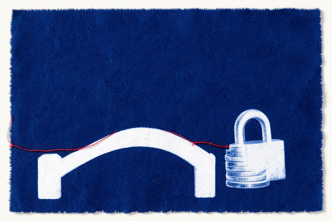 Enforcing foreign judgments and awards for unpaid debts in Türkiye: an arched bridge across the lower third, a closed padlock on a stack of coins at its right end, a red thread running over the bridge to the lock, cyanotype print