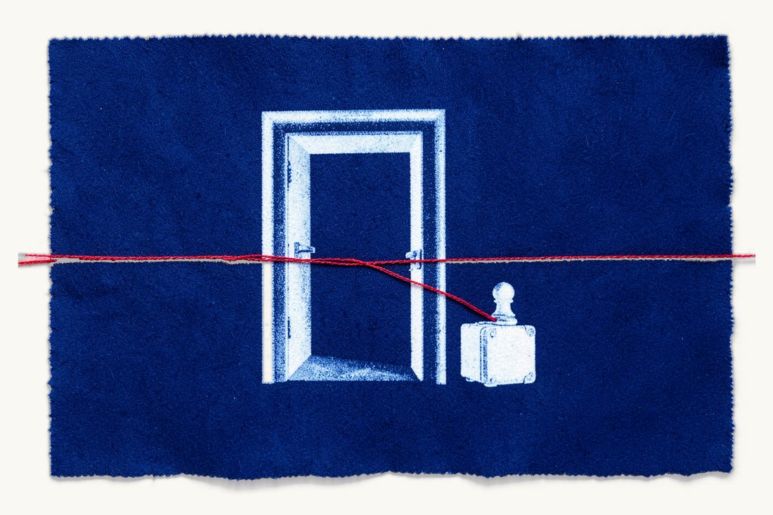 Deportation decision and entry ban in Türkiye: a small chess pawn with a suitcase outside a half-open door, a red thread stretched across the doorway, cyanotype print