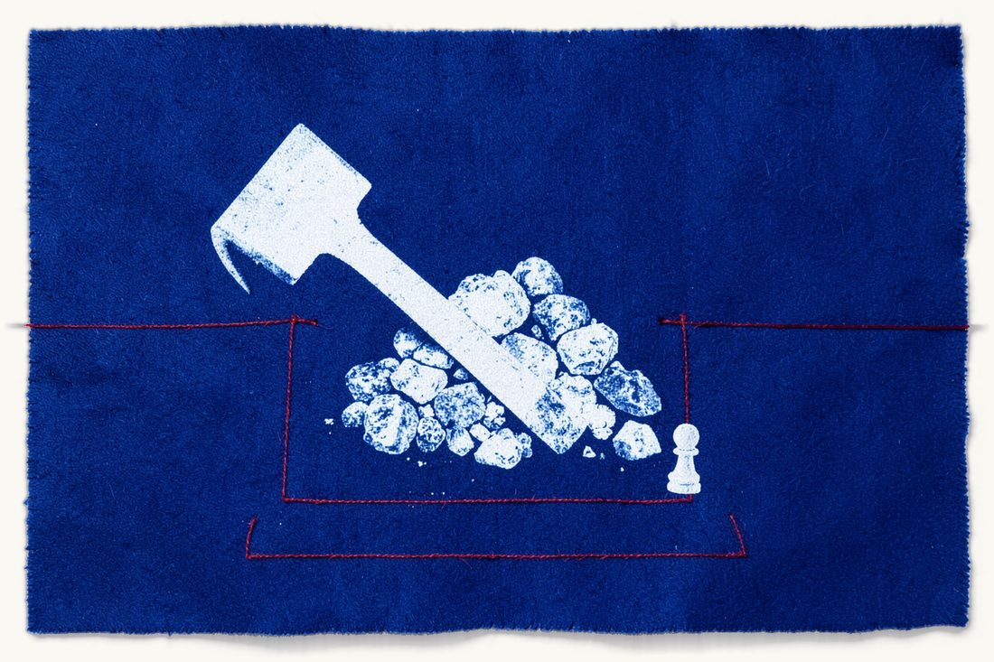 Mining rights and exploration and operation licences in Türkiye: a large pickaxe over a heap of ore, the red thread marking out a rectangular licence area around it, cyanotype print