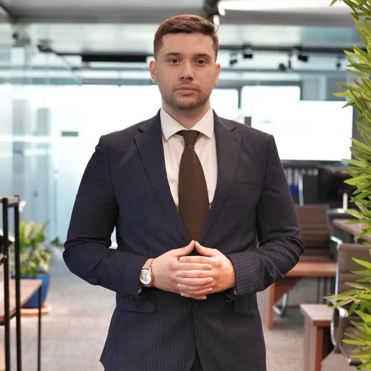 Onur Çalışıcı、創業パートナー · 弁護士